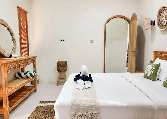 2br Seminyak, Walking Distance To Cafes And Restaurant Villa