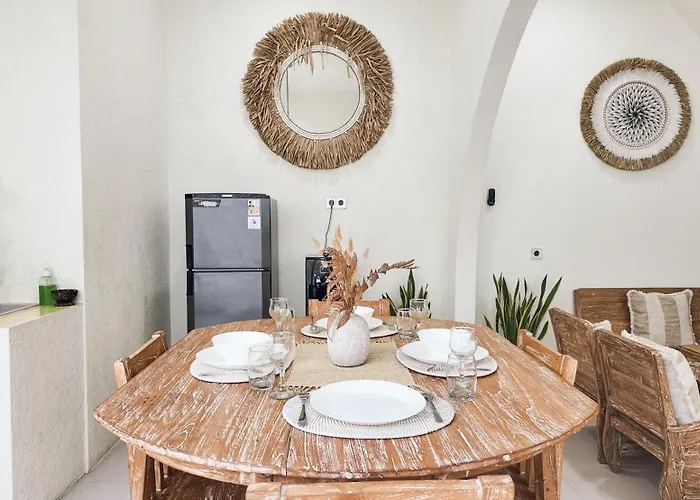 2br Seminyak, Walking Distance To Cafes And Restaurant *